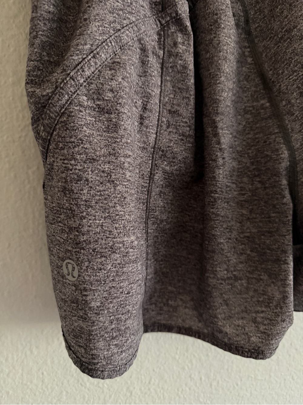 Lululemon women’s lined running shorts Tracker gray, size 8 - Picture 6 of 6